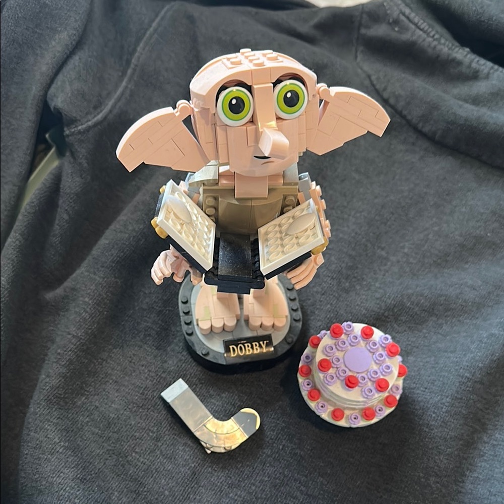 LEGO Dobby with Book and Cake Set